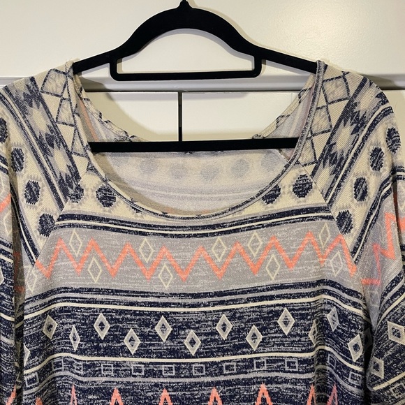 Patterned Women's Top - Multicolor - Picture 3 of 4